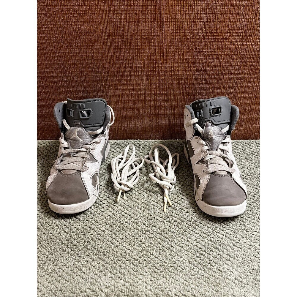 Nike Boys Air Jordan 6 DV3605-100 Gray Basketball Shoes /Sneakers Size 1Y - Picture 6 of 6
